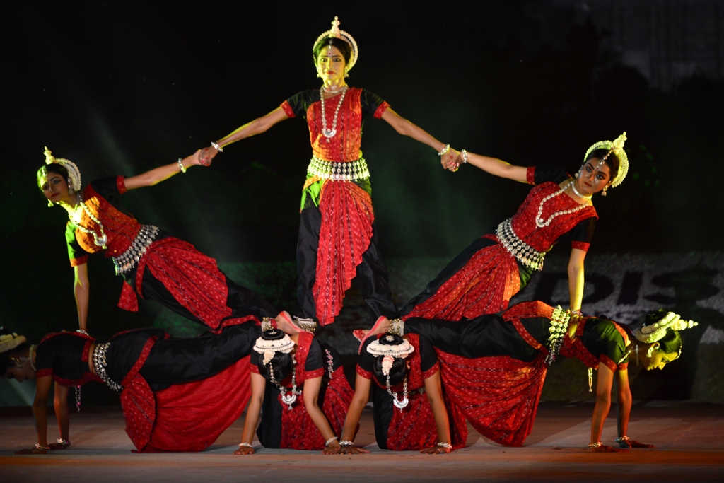 konark Odisha festivals - Konark Dance Festival at Sun Temple