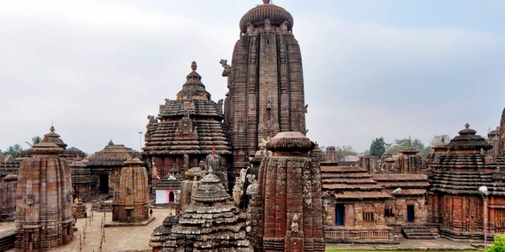 lingaraja-temple-bhubaneswar-tourism
