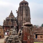 lingaraja-temple-bhubaneswar-tourism