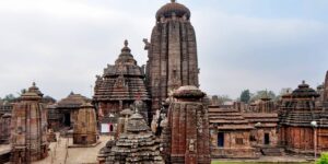 lingaraja-temple-bhubaneswar-tourism